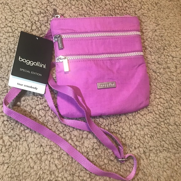 🌸🌸Baggallini Special Edition mini Crossbody 🌸🌸 - Picture 4 of 6